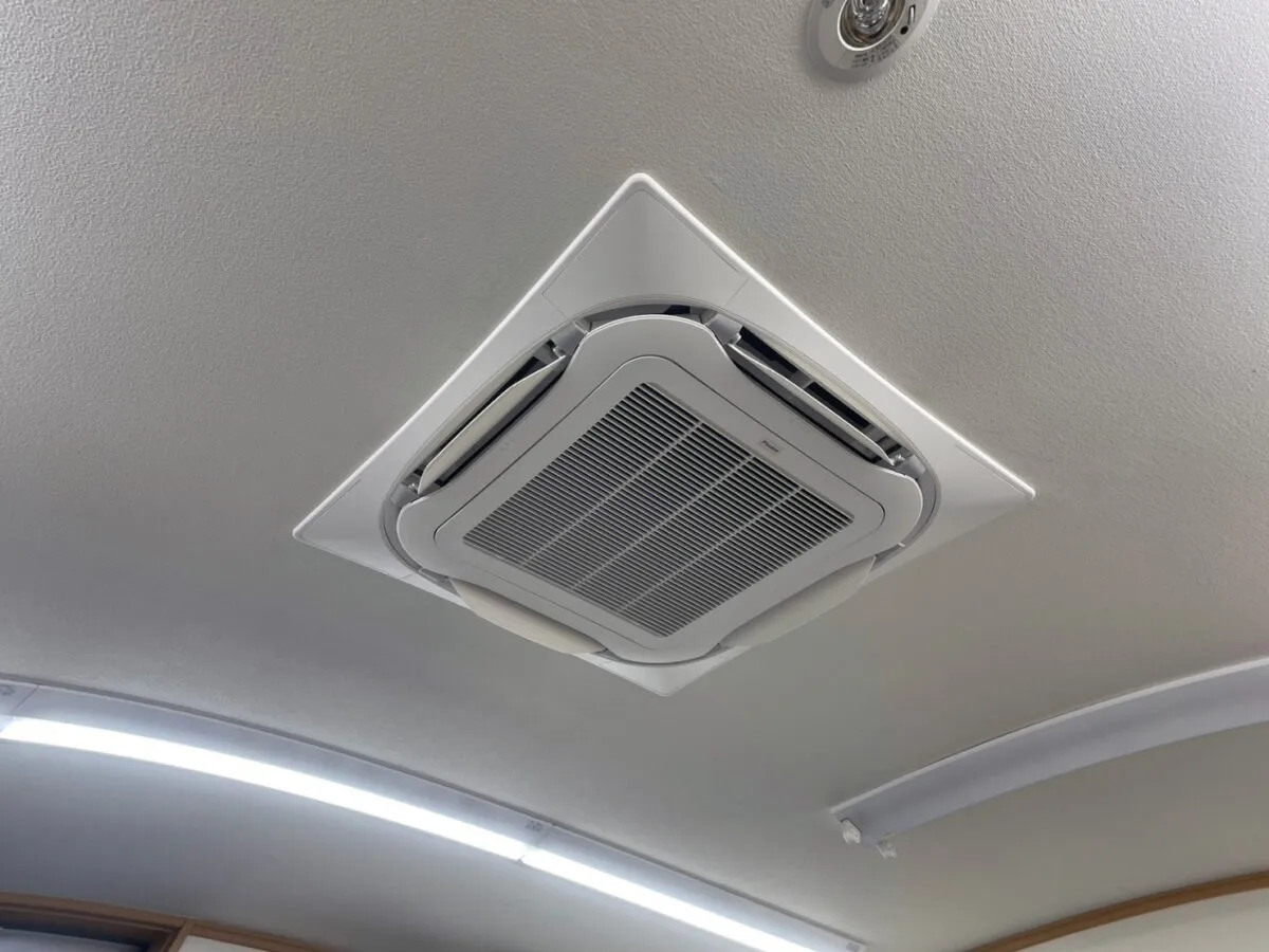 みなみ薬局様業務用エアコン