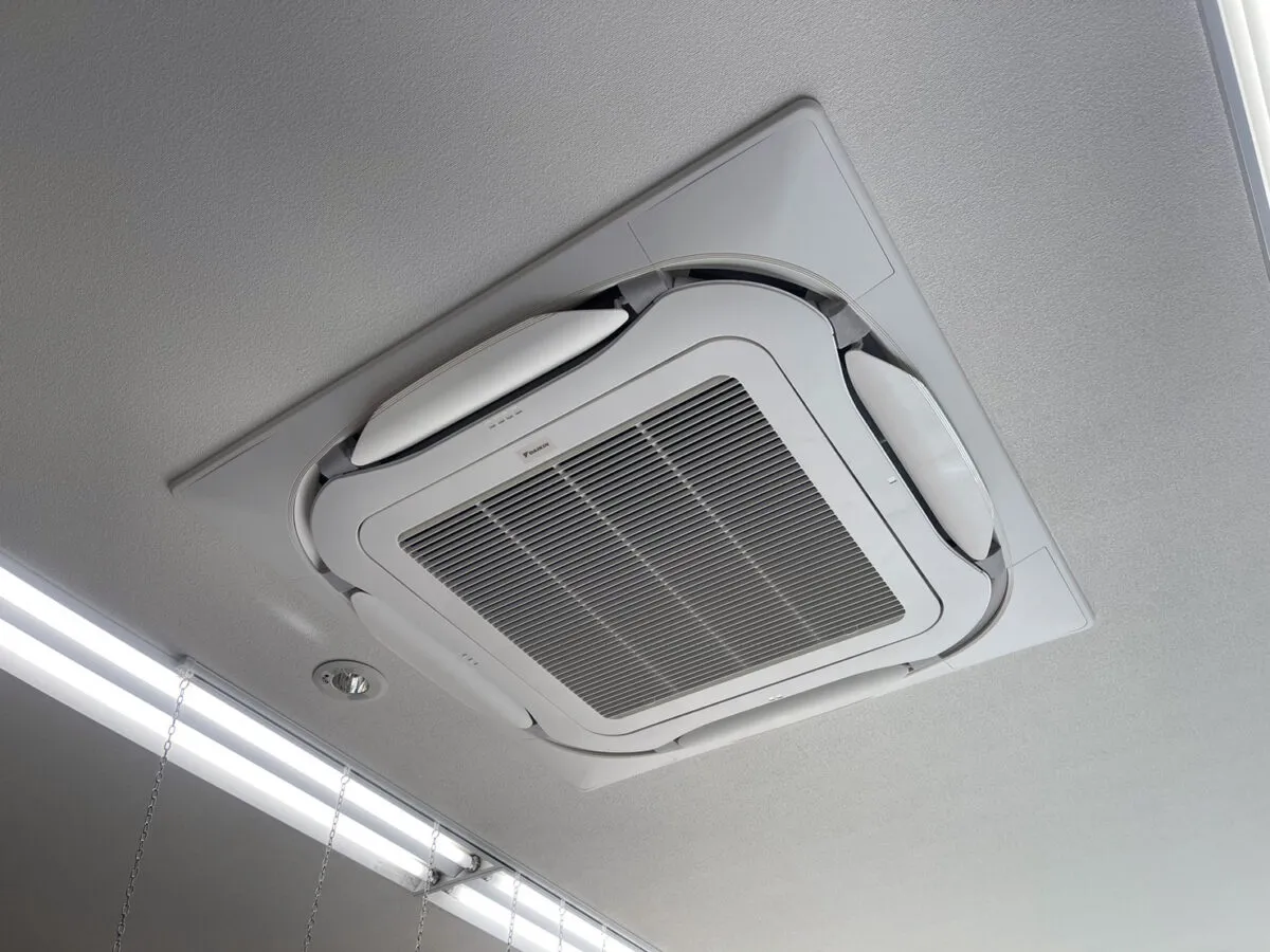 みなみ薬局様業務用エアコン